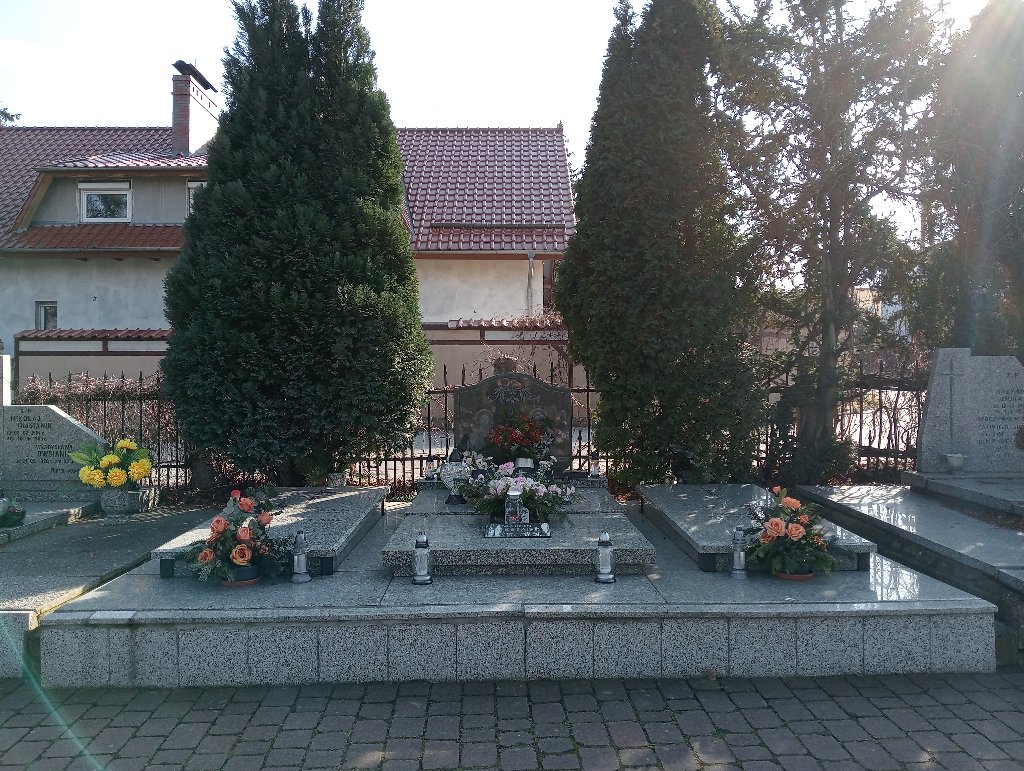 Grób Marianna Mesjasz