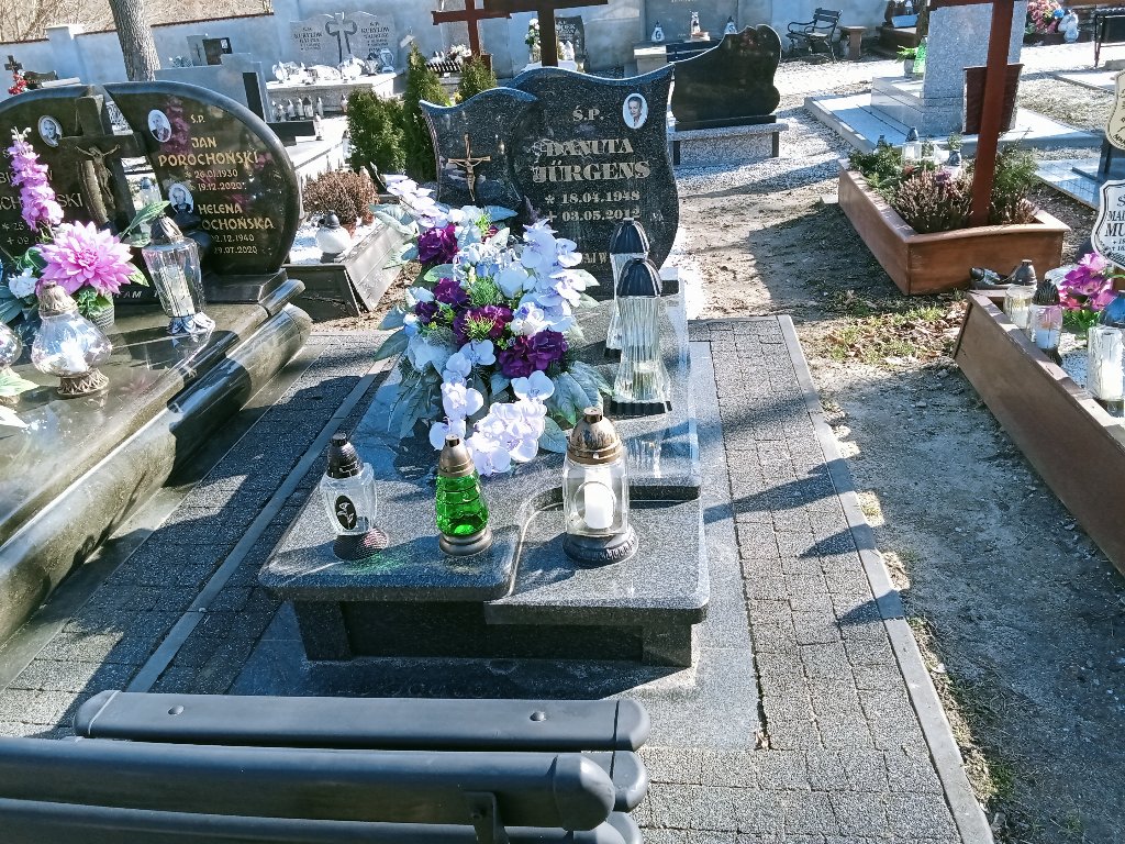 Grób Danuta Jurgens