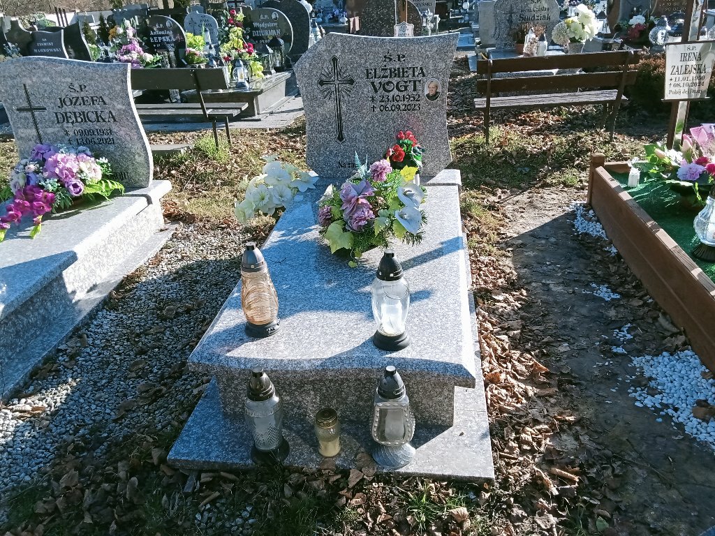 Grób Elżbieta Vogt